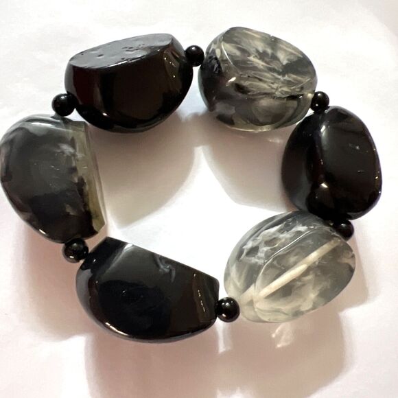 Black & Gray Snowflake Obsidian Pendant w/ Plastic Bracelet & Drop Earrings Set - Picture 12 of 16